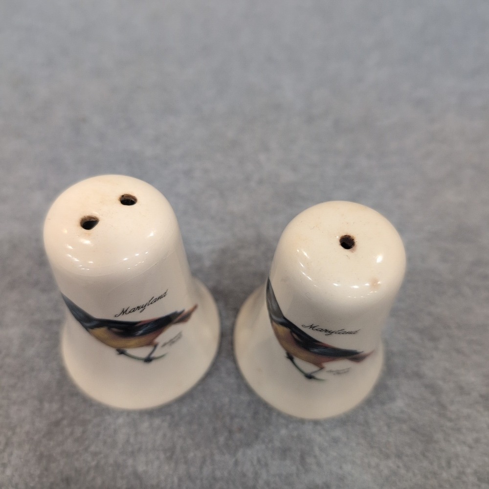 Vintage Maryland Baltimore Oriole Salt and Pepper Shakers Ceramic Bird - Picture 2 of 4